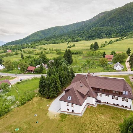 B&B Villa Angy Korenica Buitenkant foto