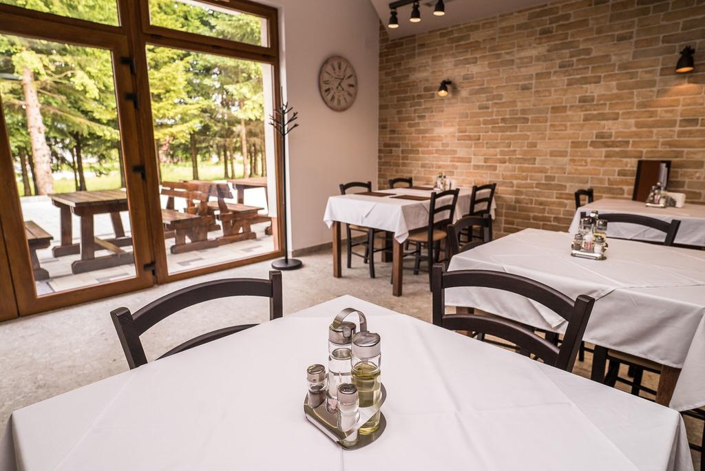 B&B Villa Angy Korenica Buitenkant foto