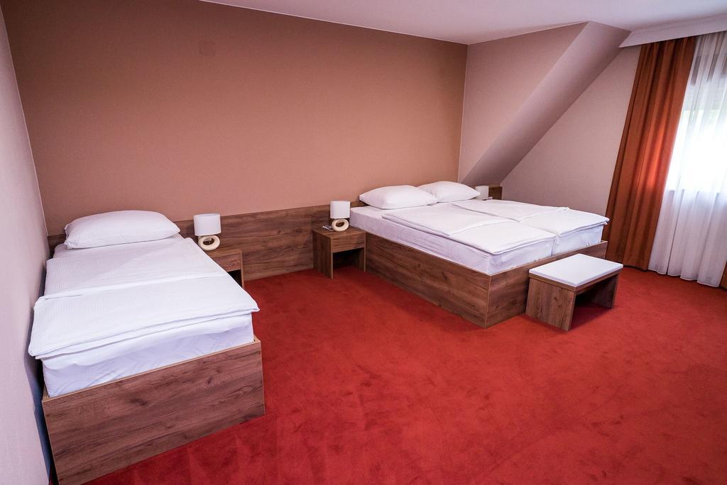 B&B Villa Angy Korenica Buitenkant foto