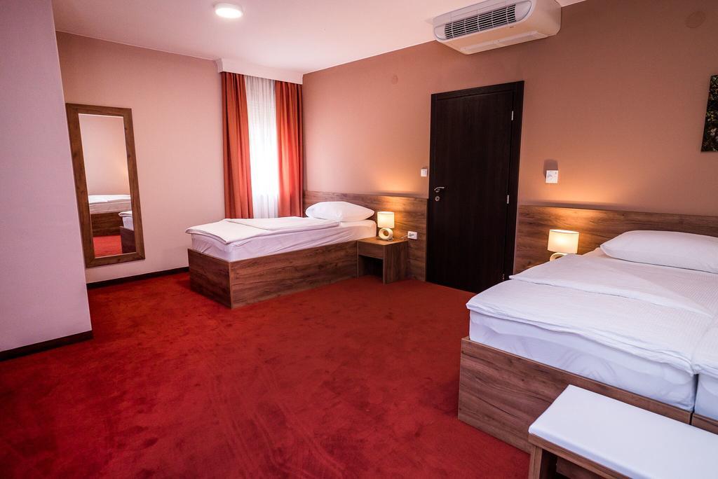 B&B Villa Angy Korenica Buitenkant foto