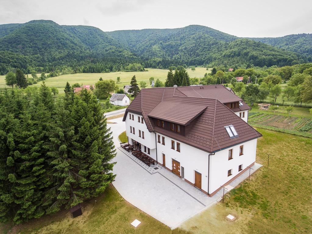 B&B Villa Angy Korenica Buitenkant foto