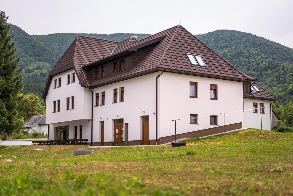 B&B Villa Angy Korenica Buitenkant foto