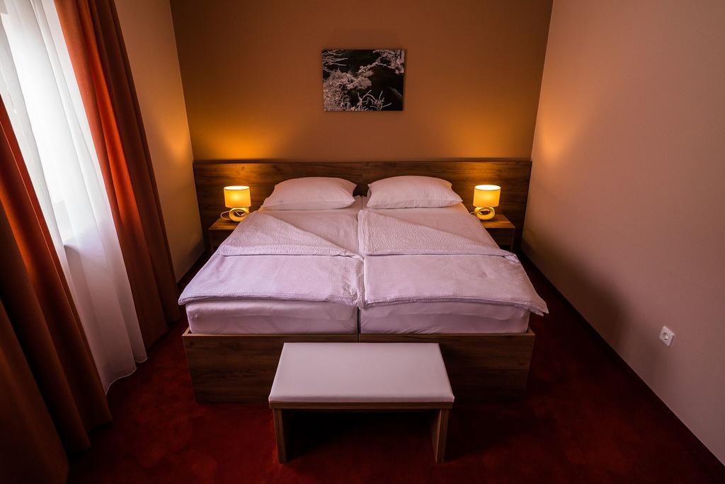 B&B Villa Angy Korenica Buitenkant foto