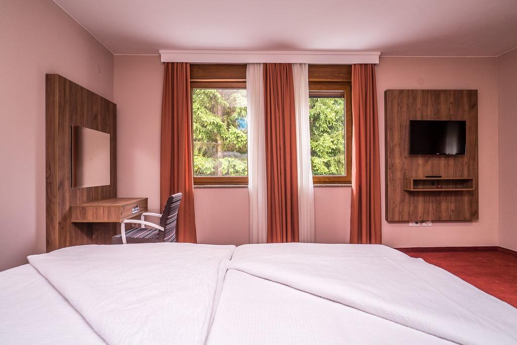 B&B Villa Angy Korenica Buitenkant foto