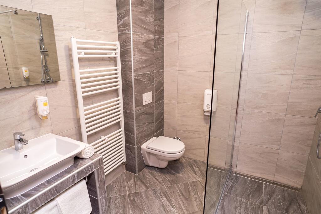 B&B Villa Angy Korenica Buitenkant foto